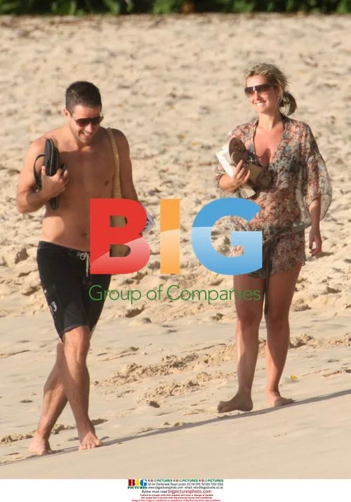 Jamie and Louise Redknapp with family in Caribbean