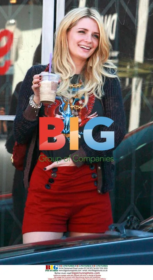 Mischa Barton at Guitar Center