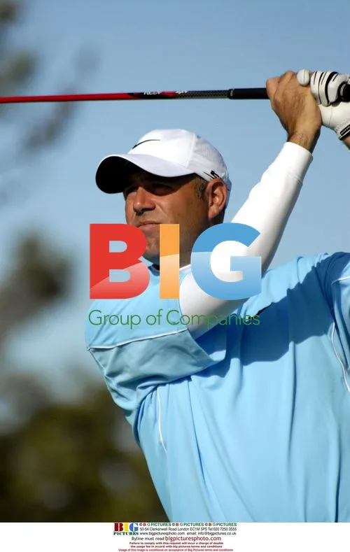 Stewart Cink Watches Drive at Buick Invitational