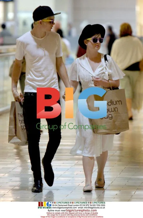 Kelly Osbourne and Boyfriend Luke Worrell Shopping