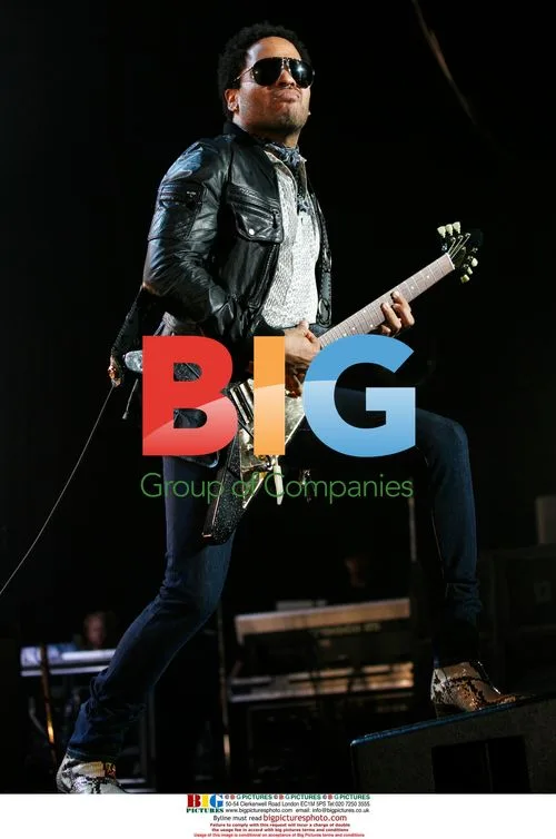 Lenny Kravitz performs in Paris