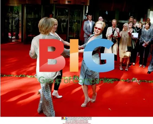 ABBA members reunite for 'Mamma Mia!' premiere