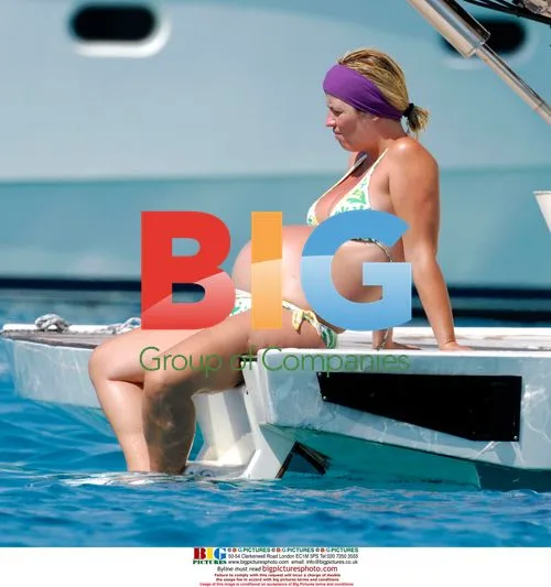 Real Madrid Coach and Pregnant Girlfriend on Yacht