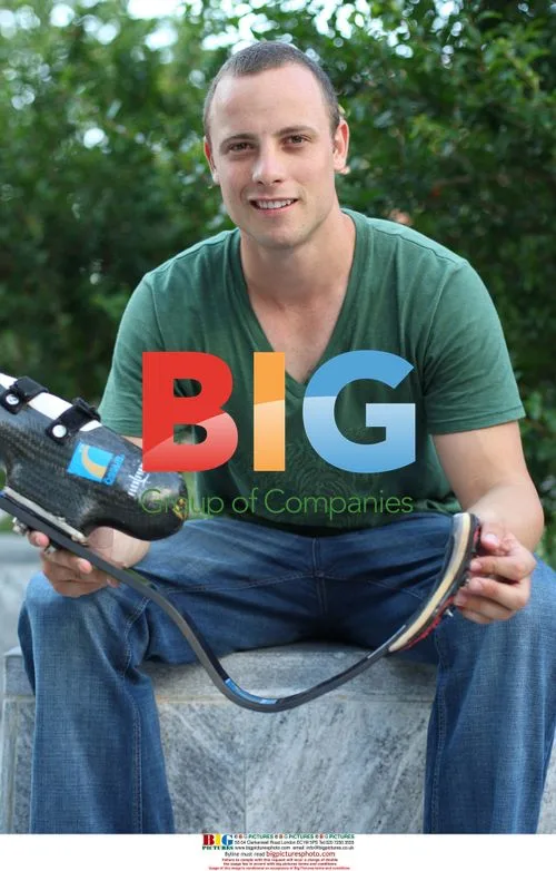 Oscar Pistorius Poses in Milan
