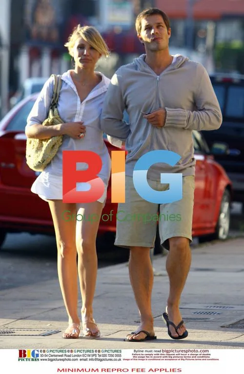 Cameron Diaz and Paul Sculfor kissing