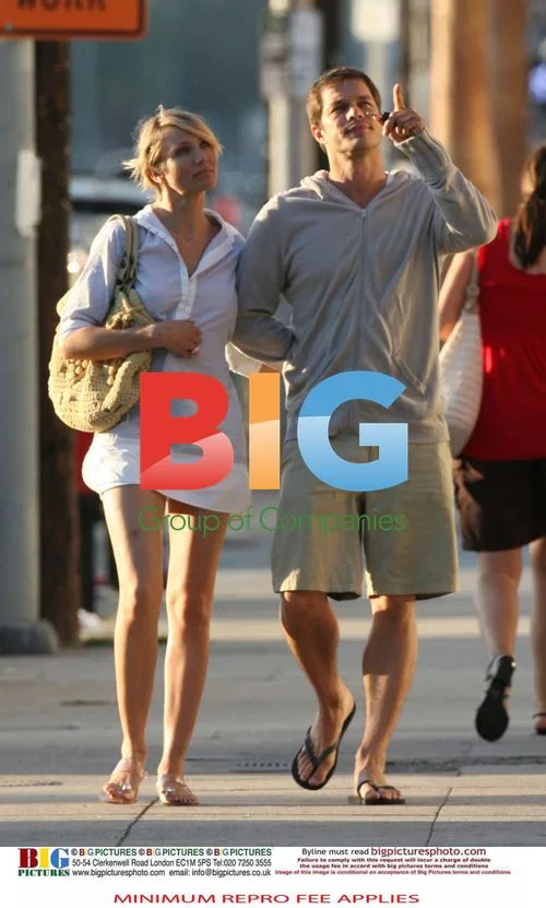 Cameron Diaz and Paul Sculfor Share a Kiss
