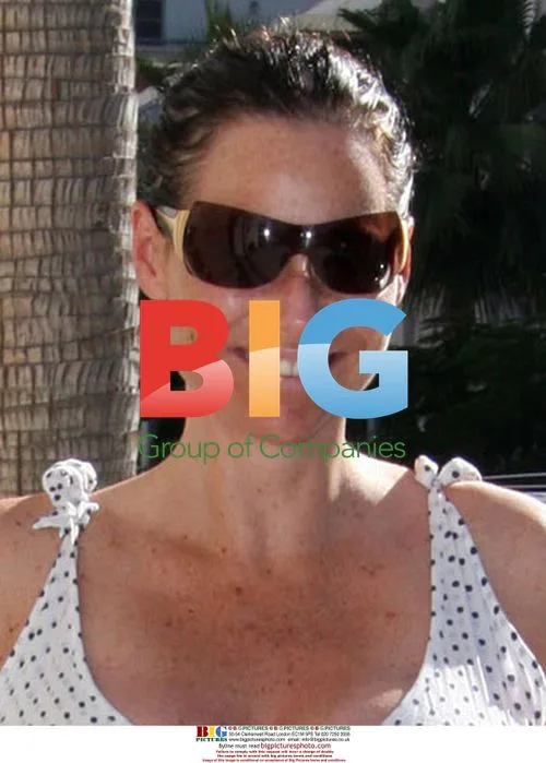 Minnie Driver Shops in Beverly Hills