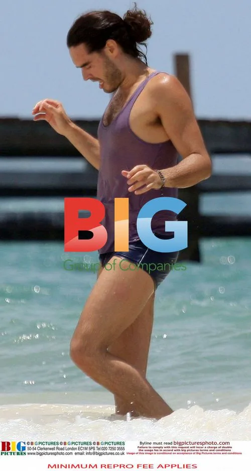 Russell Brand and Teresa Palmer on Mexico vacation
