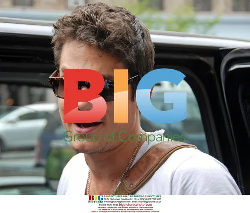 John Mayer leaves apartment for show