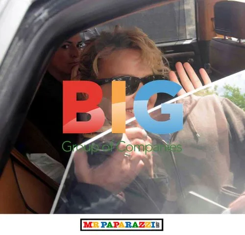 Cheerful Kylie Minogue Leaving Glasgow Hotel