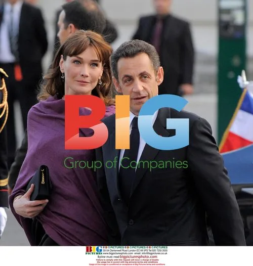 Sarkozy and Bruni arrive for EU Summit dinner