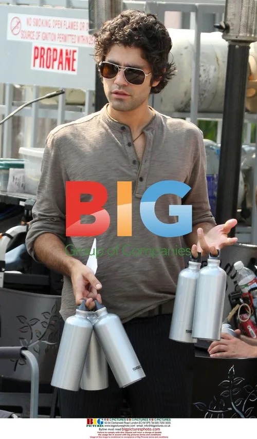 Adrian Grenier and Entourage Cast on Melrose