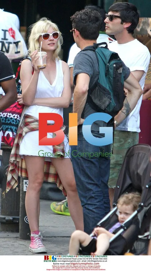 Kirsten Dunst Enjoys Iced Coffee in Soho
