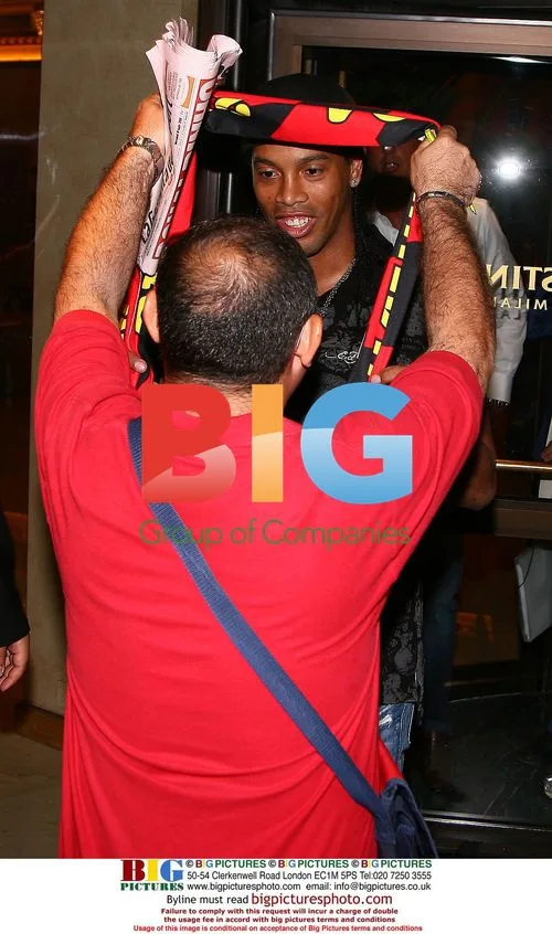 Ronaldinho arriving in Milan to join AC Milan
