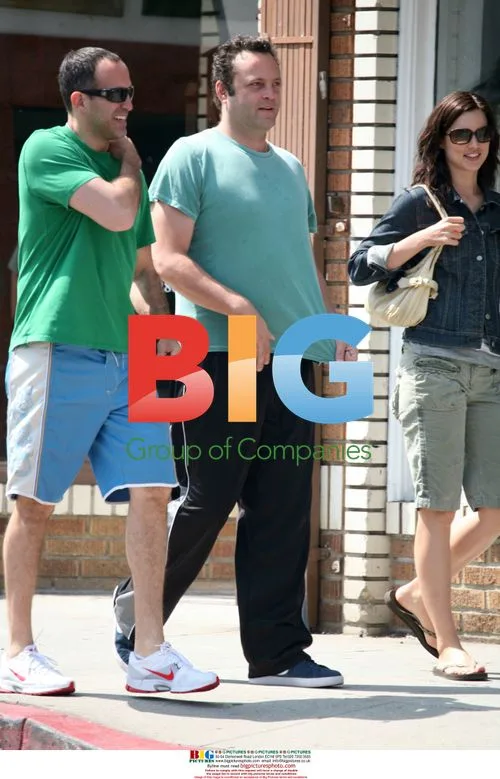 Vince Vaughn strolls and bikes in Venice, CA