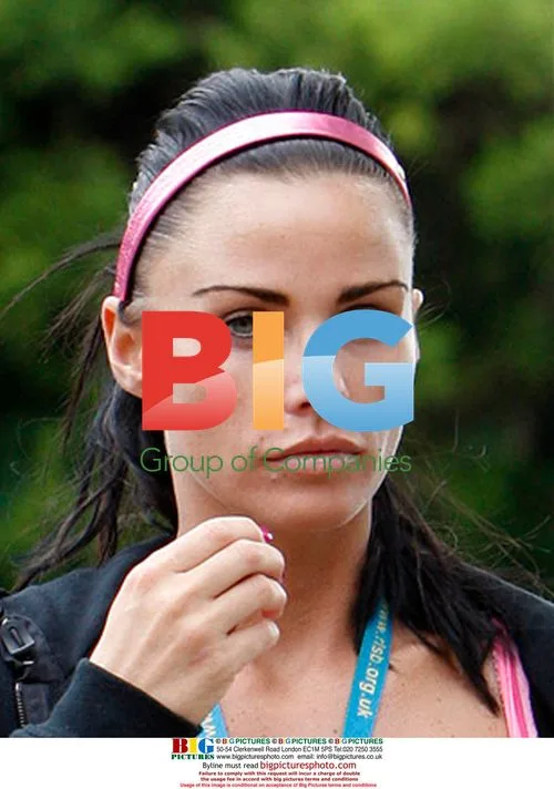 Katie Price buys petrol in tight leggings