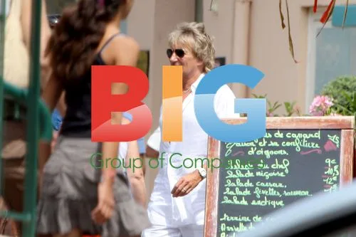 Penny Lancaster and Rod Stewart on Holiday
