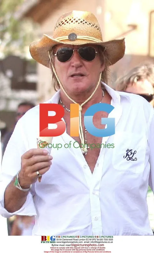 Rod Stewart with family in St Tropez