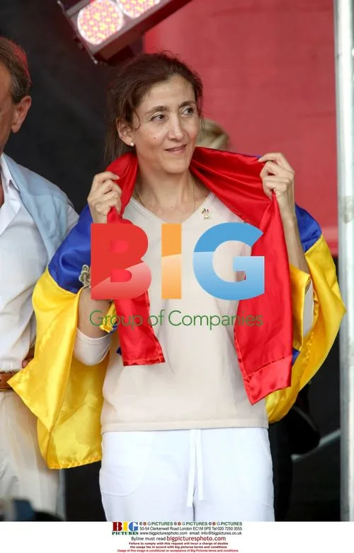 Farc hostage release concert in Paris