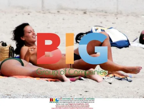 Cristiano Ronaldo's Nereida Gallardo relaxes on beach