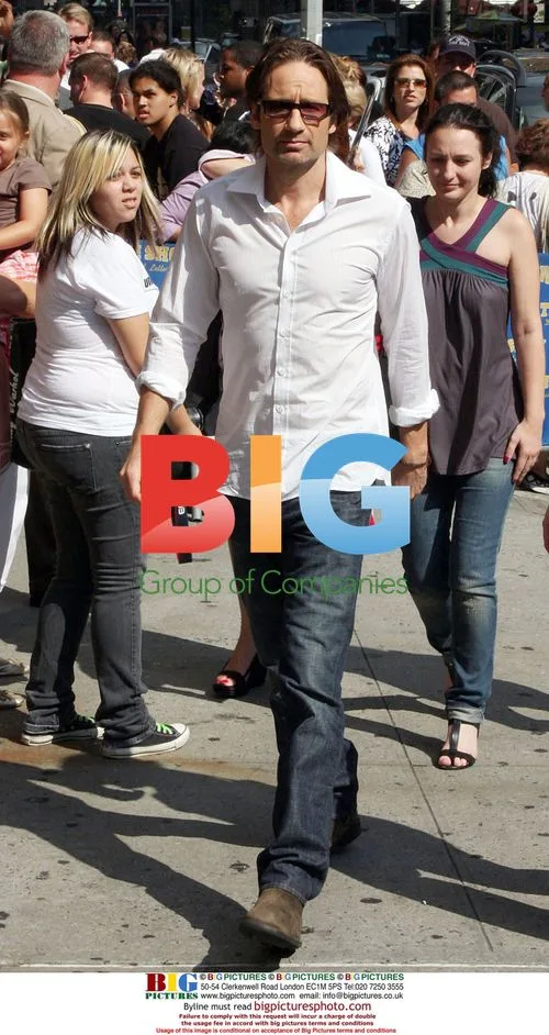 David Duchovny Greeted by Fans at Letterman