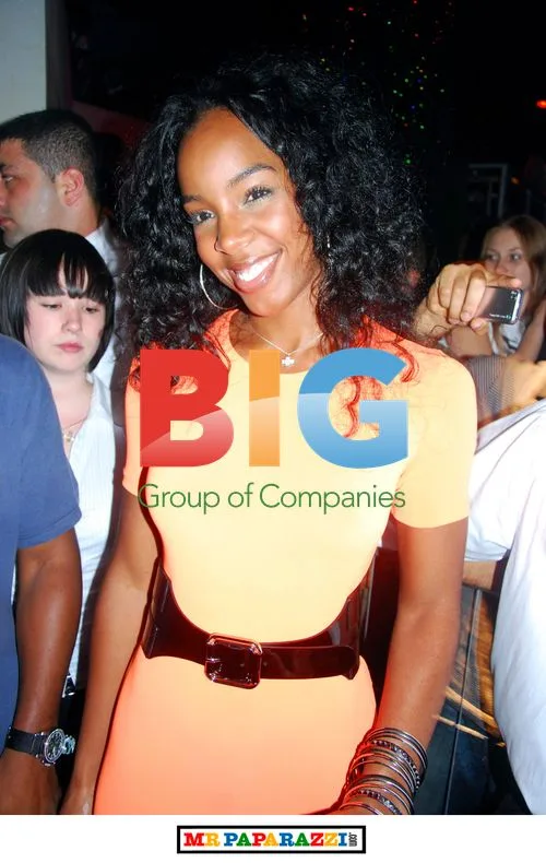 Kelly Rowland Performs Live in London