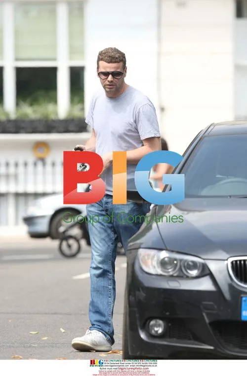 Ed Simons and Lily Allen Leaving London