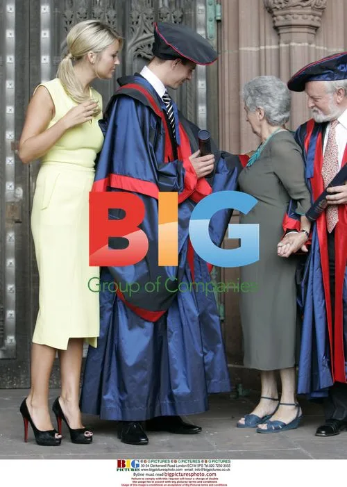 Steven Gerrard receives honorary fellowship