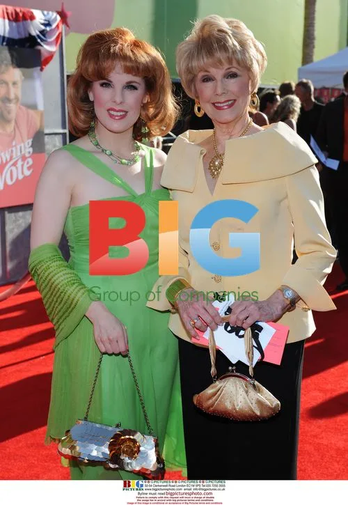 Kat Kramer & Karen Sharpe Kramer at "Swing Vote" Premiere