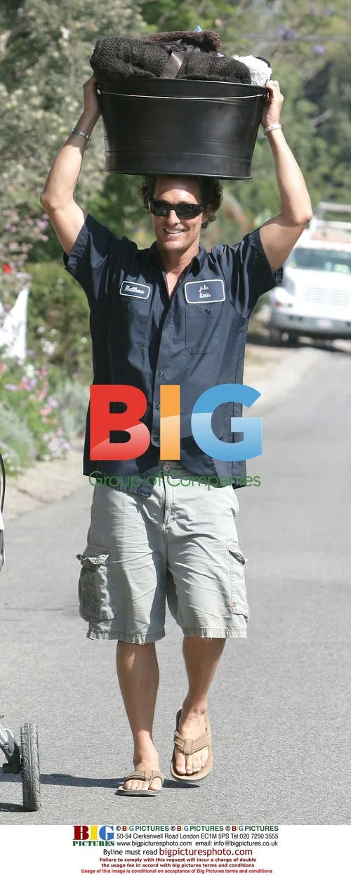 Camilla Alves and Matthew McConaughey with baby