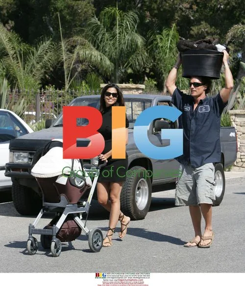 Camilla Alves and Matthew McConaughey with newborn