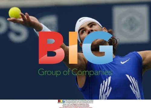 Rafael Nadal wins Rogers Cup trophy