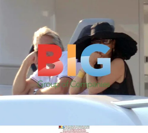 Catherine Zeta-Jones & Michael Douglas in Saint-Tropez