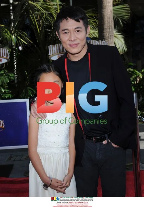 Jet Li and daughter at 'The Mummy' premiere