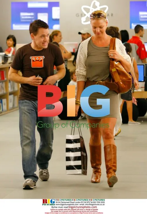 Katherine Heigl and T.R. Knight Shop at Americana