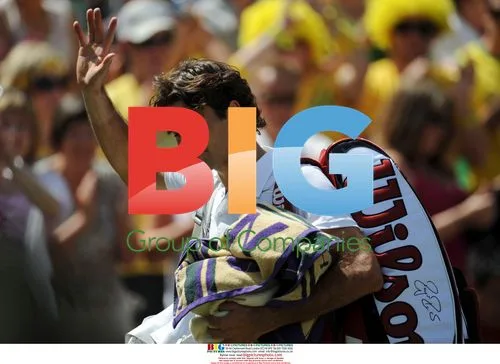 Roger Federer celebrates Wimbledon 4th round win