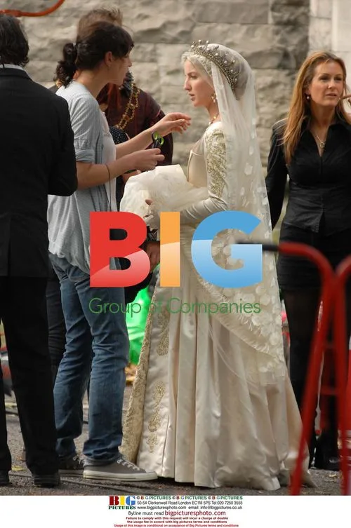 Jonathan Rhys-Meyers and Annabell Wallis on 'The Tudors' set
