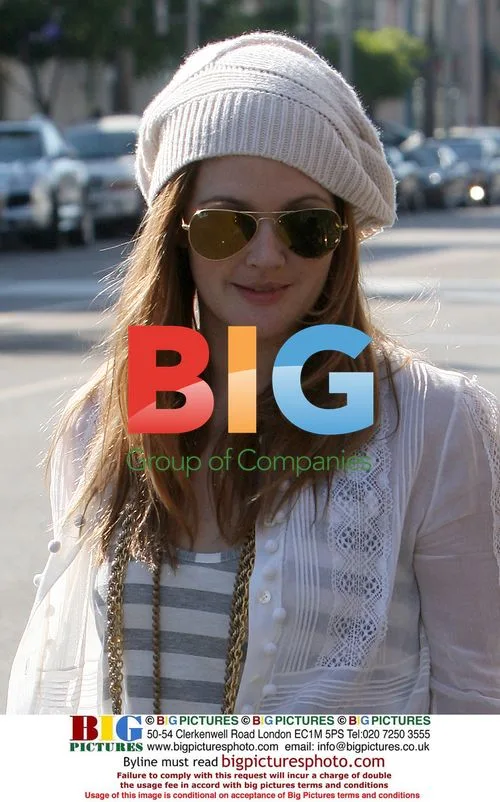 Drew Barrymore grabs Starbucks in Beverly Hills