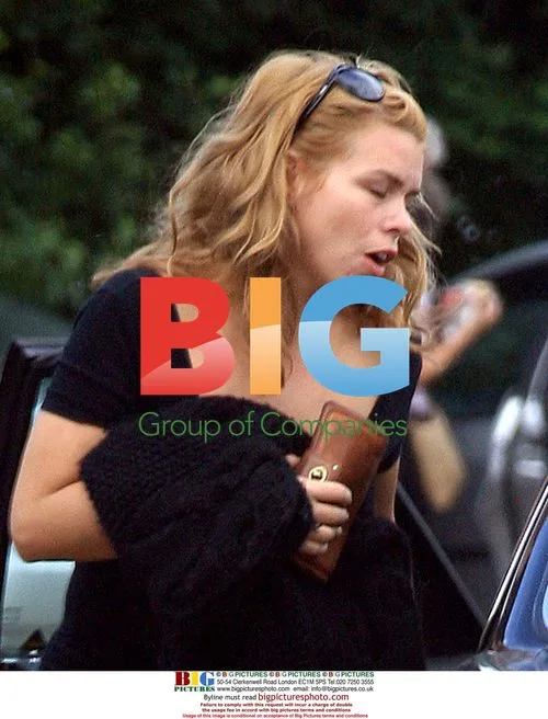 Billie Piper and Laurence Fox Grabbing Coffee
