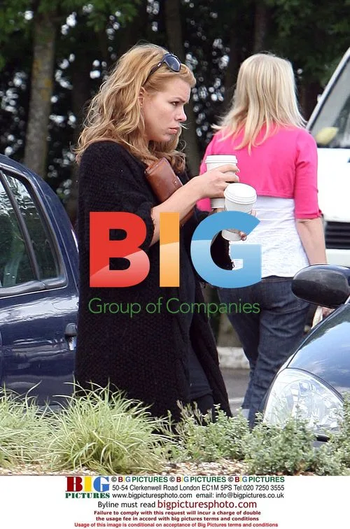 Billie Piper and Laurence Fox Grab Drinks