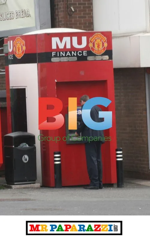 Manchester United CEO Checks Bank Balance