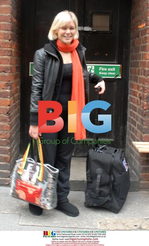Suzanne Shaw outside London theatre