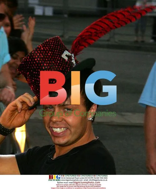 BB Contestant Dennis Enters Big Brother House