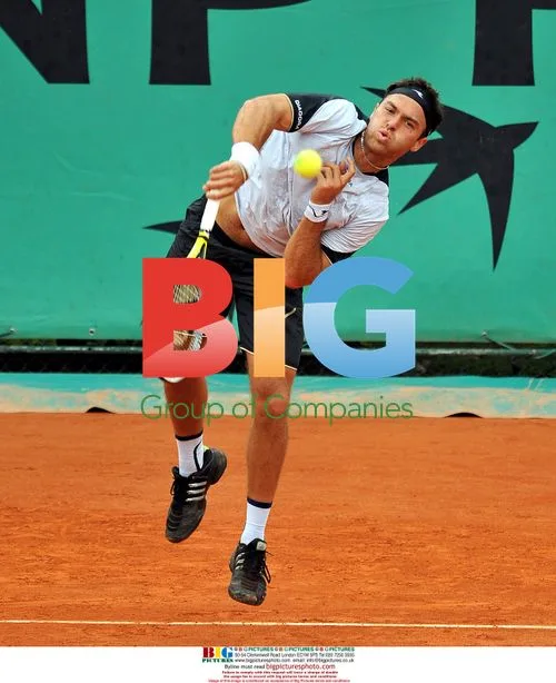 Ross Hutchins of GBR at French Open 2008