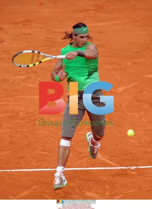 Rafael Nadal defeats Novak Djokovic at 2008 French Open