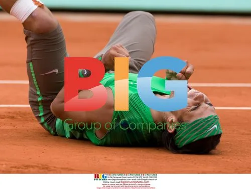 Rafael Nadal celebrates French Open win