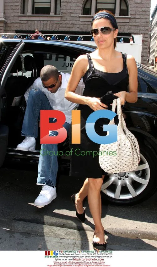 Tony Parker, Eva Longoria and Robert Verdi shopping