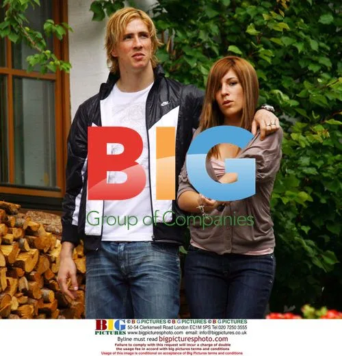 Fernando Torres and girlfriend stroll in Austria