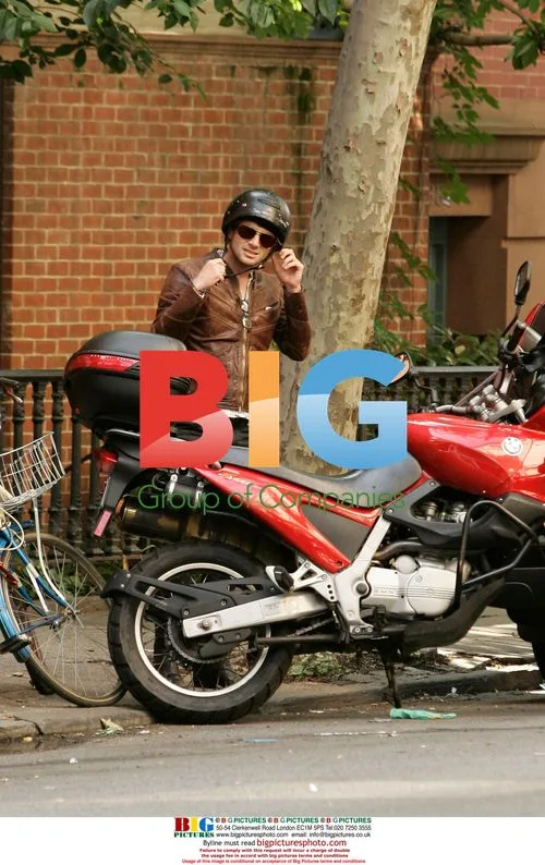 Royston Langdon visits Liv Tyler's house
