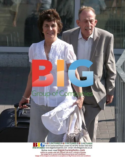 Coleen Rooney's Family and Friends Return to UK